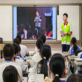 从营员到宣讲员：“星光自护”普法自护教育成果在校园接续传播 ——参训营员化身普法小卫士，把法治自护知识带回课堂