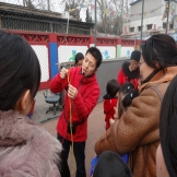 “公益星期六，有爱有阳光；同在蓝天下，自护伴成长”