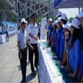 “蓝色盾牌”禁毒志愿者参加北京市2017年公开销毁毒品仪式